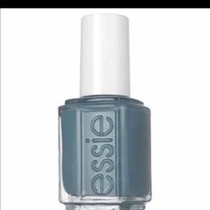 Essie nail Polish- Pool side service color